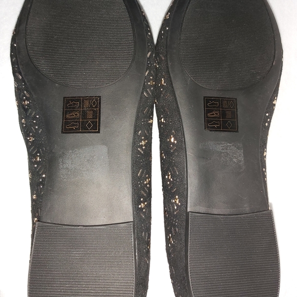 In Every Story Velvety Beaded Sandals - Picture 3 of 9